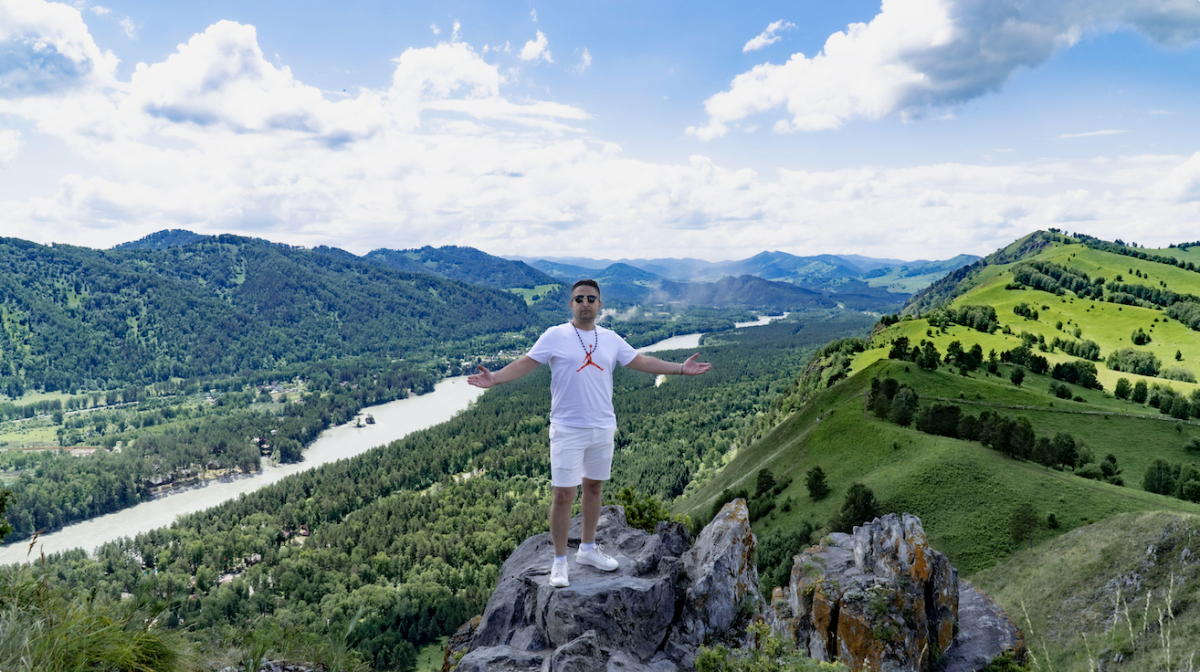 Doğduğu yeri bilmez Türk milliyetçisi!