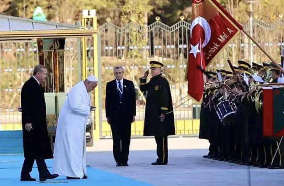 Papa neden Sultanahmet Camii’nde dua etmedi?