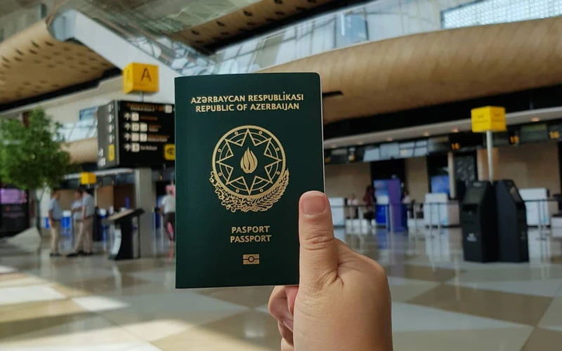 Türkiyədə qeyri-qanuni yaşayan Azərbaycan vətəndaşlarına pasportlar təqdim edilib