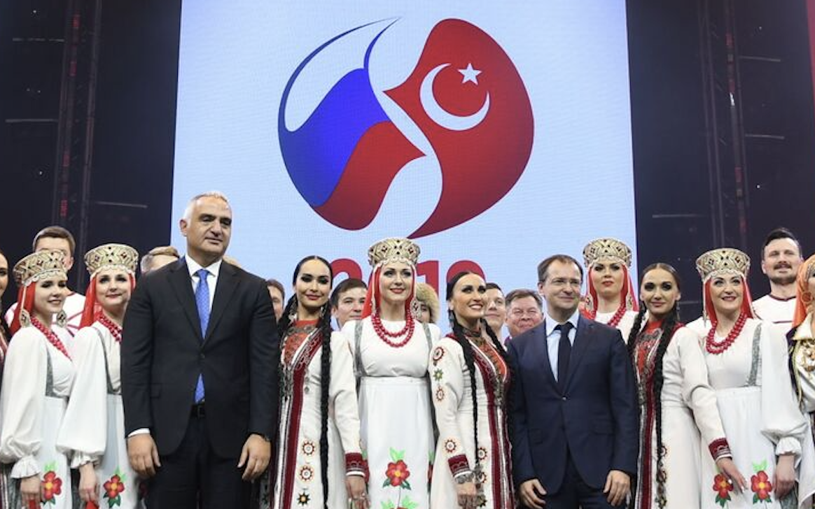 Türkiye ile Rusya artık ortak kültürel organizasyonlara yoğunlaşmalı
