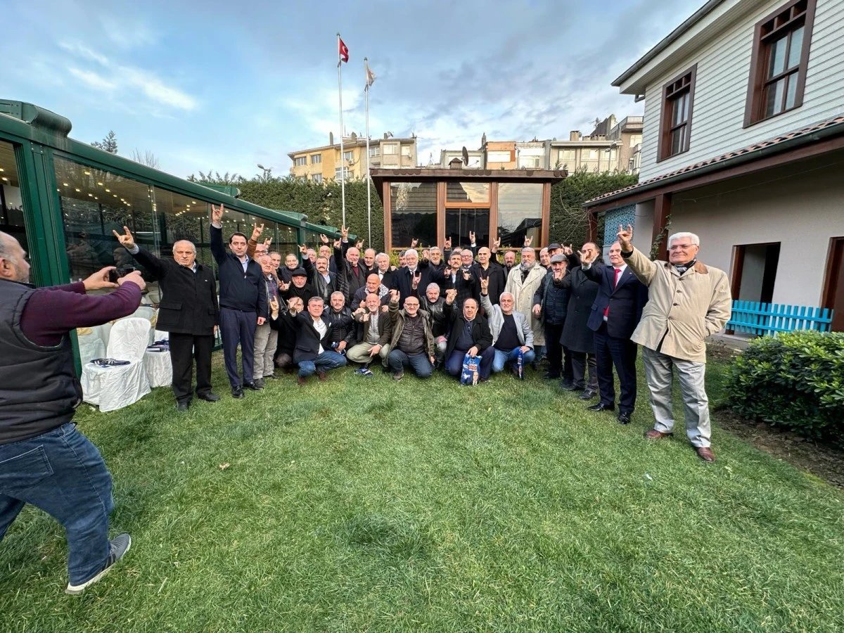 'Ülkücü Delikanlılar Vuslat Kervanı' Fatih’teki Tomarzalılar Vakfında bir araya geldi