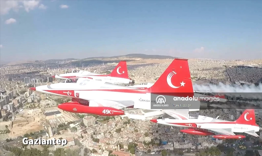 Jetler şehirleri görüntüledi! 'Türk Yıldızları'nın kokpitinden Türkiye