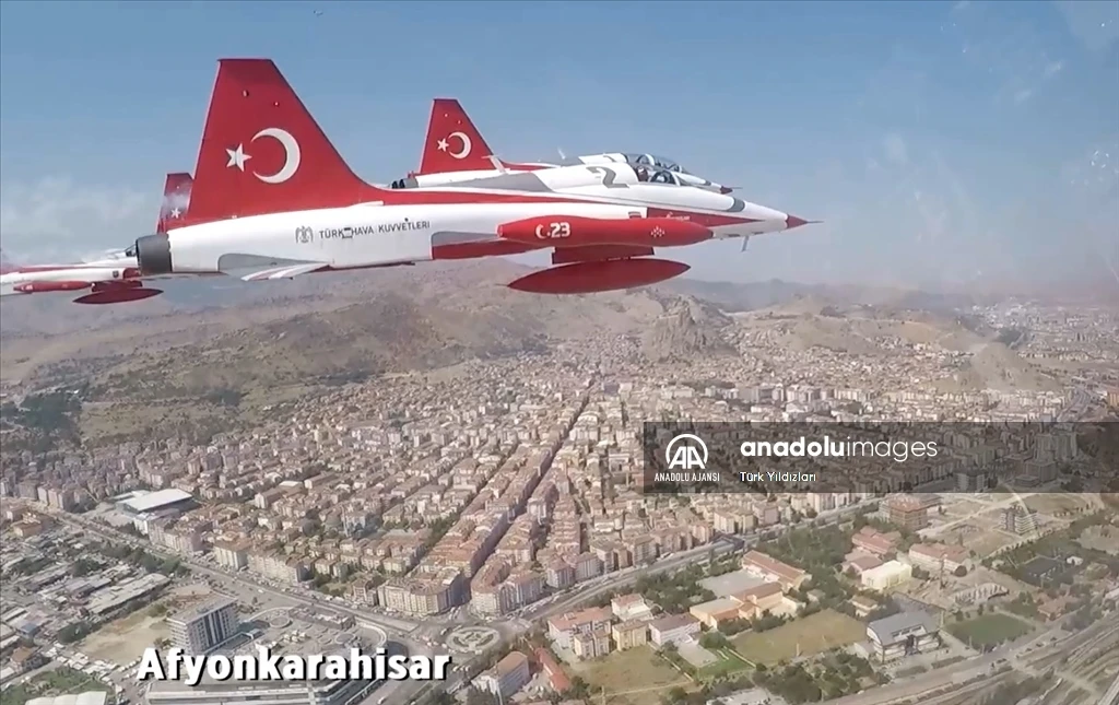 Jetler şehirleri görüntüledi! 'Türk Yıldızları'nın kokpitinden Türkiye