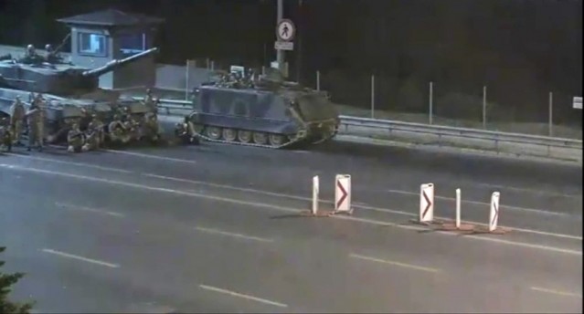 Darbecilerin silahları, mühimmatları ve dahası...