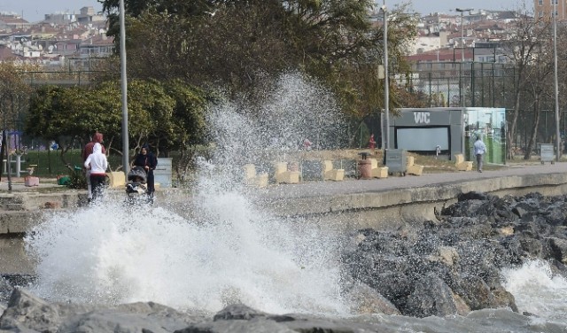 İşte, İstanbul’da lodosla gelen manzaralar