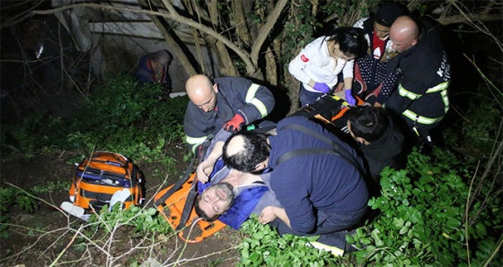 10 metre yükseklikten çalılığa düşen adamı itfaiye ekipleri kurtardı