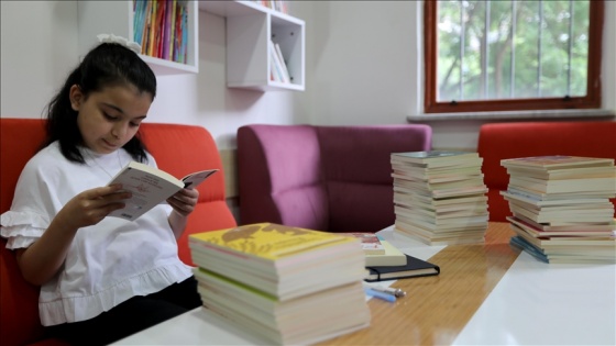10 yaşındaki ilkokul öğrencisi 1 yılda 175 kitap okudu