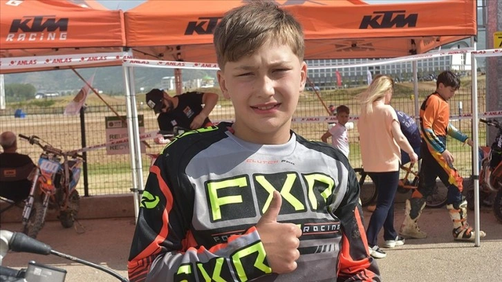 12 yaşındaki motokrosçu Efe Okur'un gözü şampiyonluklarda