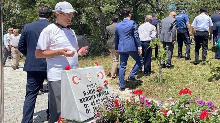 15 Temmuz şehidi Barış Efe Karabük'teki mezarı başında anıldı