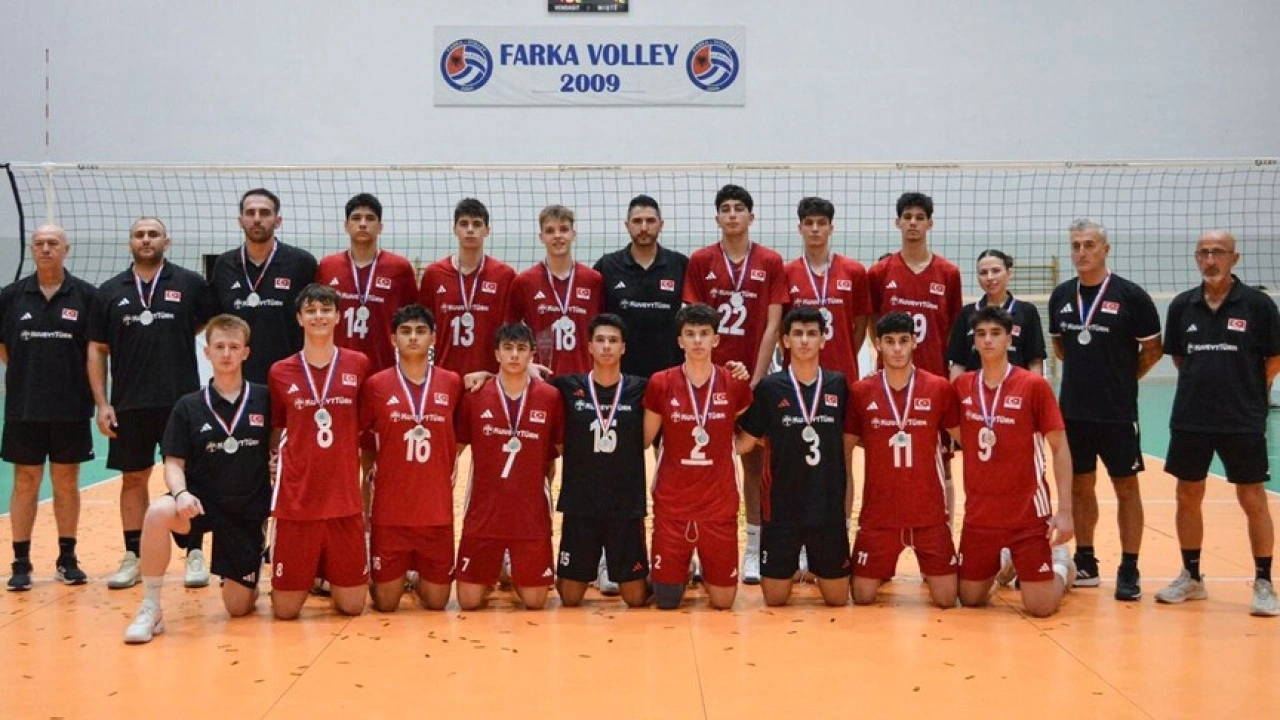 17 Yaş Altı Erkek Milli Voleybol Takımı, Balkan Şampiyonası'nda ikinci oldu