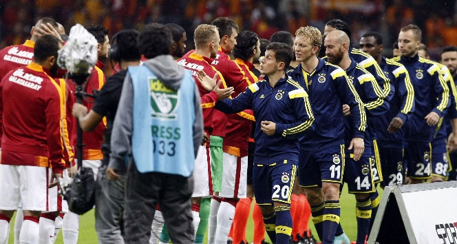 Fenerbahçe - Galatasaray derbisinde nefesler tutuldu