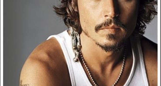 Johnny Depp hastaneye kaldırıldı