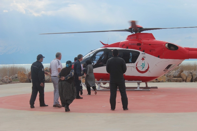Zehirlenen 4 yaşındaki çocuğun imdadına ambulans helikopter yetişti