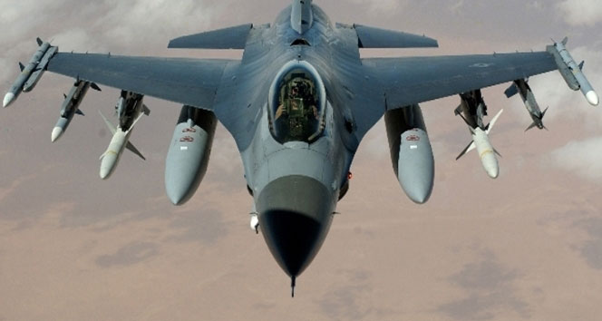Savaş uçakları bomba yağdırdı: En az 55 ölü