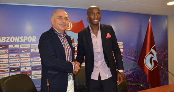 Trabzonspor M’Bia 3 yıllık sözleşme imzaladı