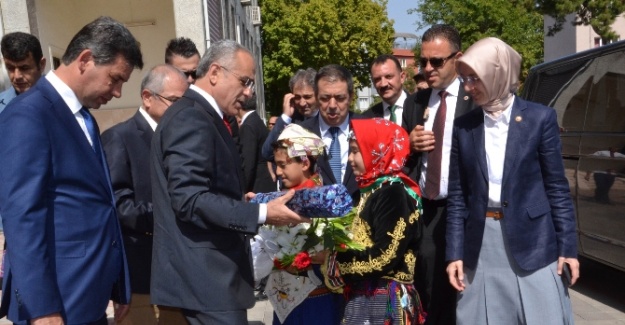 "Bölücü terör örgütü tekne kazınır gibi kazınacak"