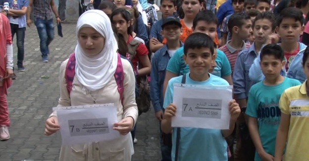 Suriyeli öğrencilere de ders başı