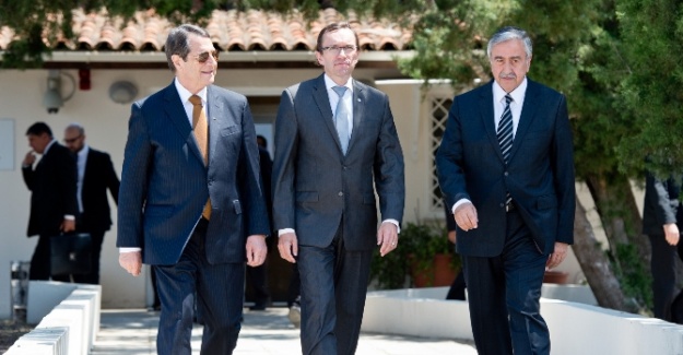 Kıbrıs’ta liderler 1 ay sonra yeniden bir arada