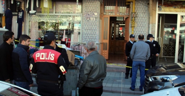 Karısını öldürdü, 2 polisi yaraladı !