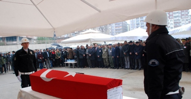 Şehit polis memurları memleketlerine uğurlandı