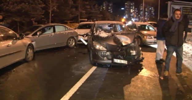 Kar trafik kazalarını da beraberinde getirdi