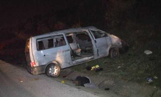 Kontrolden çıkan minibüs dehşet saçtı: 2 ölü, 12 yaralı