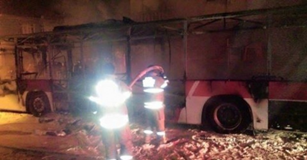 PKK’lılar İzmir’de yolcu dolu otobüsü yaktı