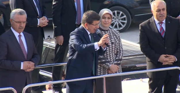 Başbakan’dan mini miting