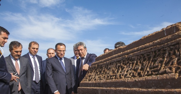 Bakan Bozdağ: "Türkiye’nin tapusu Ahlat’tır"