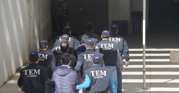 DAEŞ’in il sorumlusu ve 2 canlı bomba yakalandı