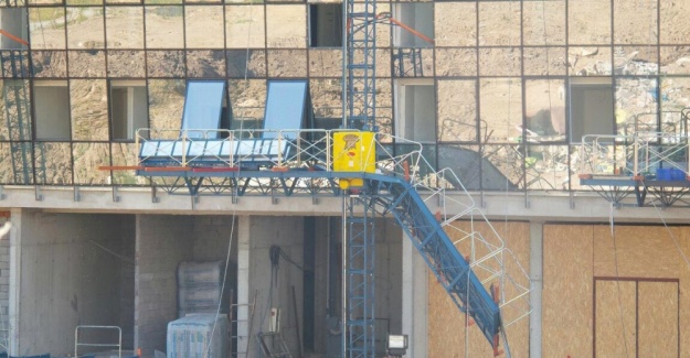 İnşaat iskelesi ortadan ikiye ayrıldı: 4 işçi yaralı
