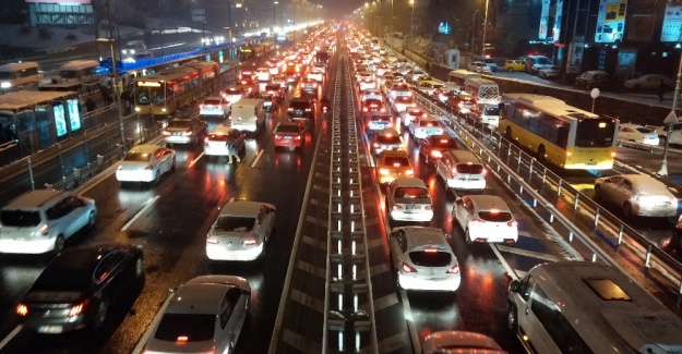 İstanbul trafik çilesinde dünya üçüncüsü