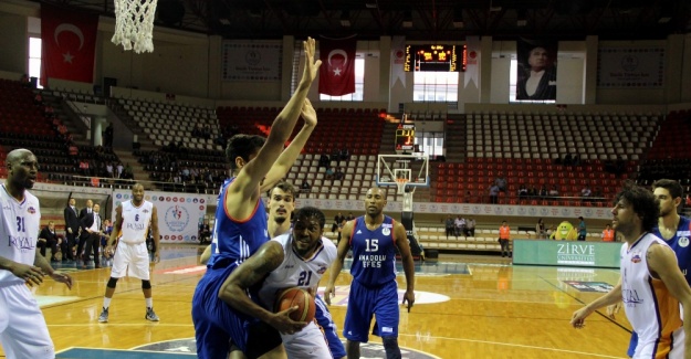 Anadolu Efes çeyrek finalde