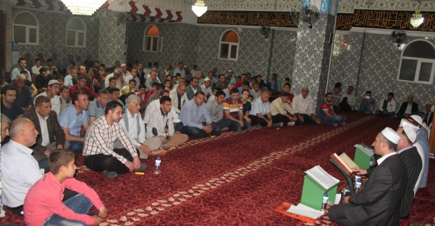 Cizre’de Kürtçe Mevlid-i Şerif ve dualarla Kandil programı mest etti