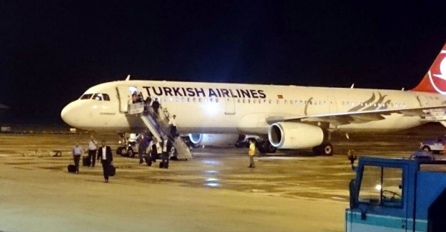 Ter&ouml;r saldırısının ardından bazı u&ccedil;aklar &Ccedil;orlu&rsquo;ya indi
