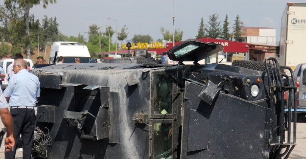 Zırhlı polis aracı takla attı: 3 polis ağır yaralı