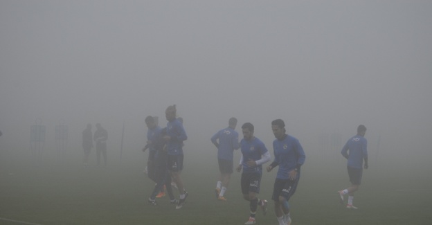 Fenerbahçe, yoğun sis altında çalıştı