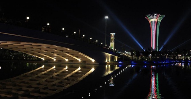 EXPO Kulesi İtalya bayrağının renklerine büründü