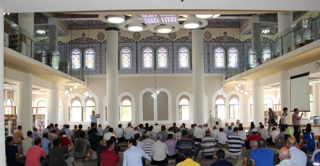 FETÖ’nün kütüphane olarak kullandığı cami ibadete açıldı