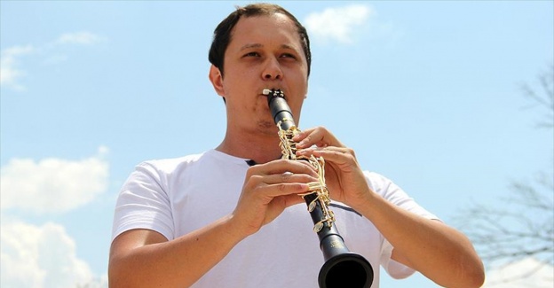 Notaları 'altına' çevirdi