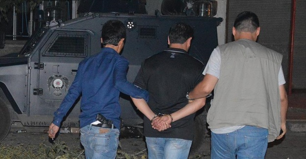Van'da ter&ouml;r &ouml;rg&uuml;t&uuml; PKK'ya yardım ve yataklık yapan 8 kişi tutuklandı
