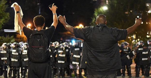 Charlotte'taki siyahilerin protestoları 3. gününde