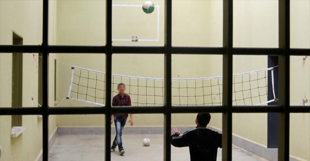 Adalet Bakanı Bozdağ: Türkiye'de 2 bin 542 çocuk tutuklu ve hükümlü var