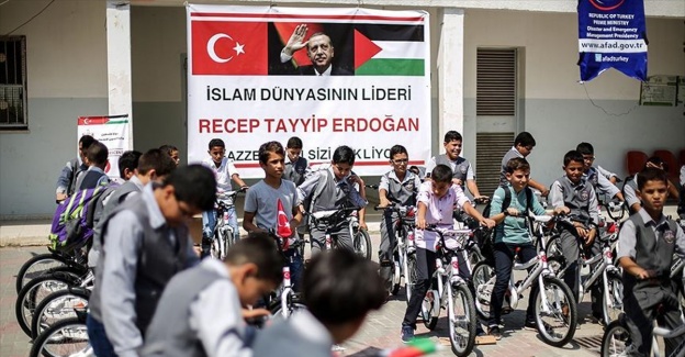 Türkiye'den Gazzeli çocuklara bisiklet hediyesi