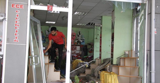 Van'da esnaf ve vatandaşın ter&ouml;r saldırısına tepkisi s&uuml;r&uuml;yor
