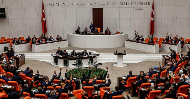 Irak ve Suriye Tezkeresi Meclis'ten geçti
