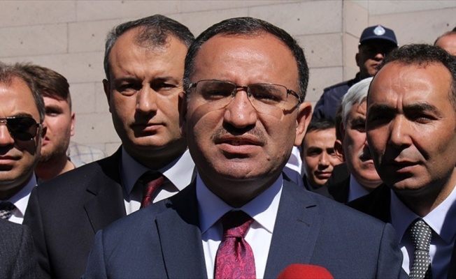 Adalet Bakanı Bozdağ: Yedi seçim kaybetti hala yerinde oturuyor