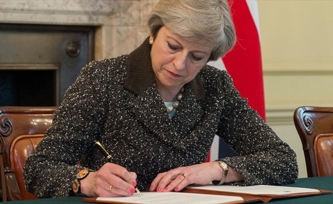 Birleşik Krallık Başbakanı May: Bu, geri dönüşü olmayan tarihi bir an