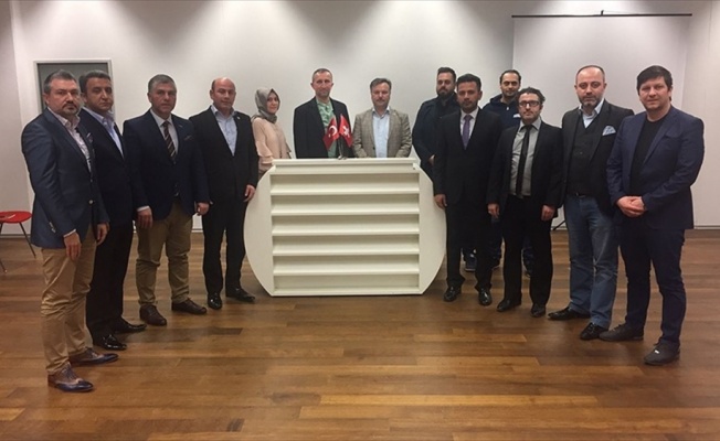 İsviçre'deki Türk STK'ları Erdoğan'ı hedef gösteren pankartı kınadı