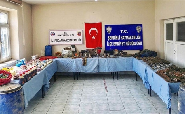 Hakkari'de çok sayıda silah ve mühimmat ele geçirildi